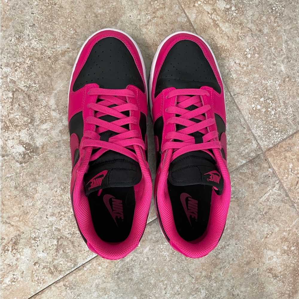 Nike Dunk women’s size 9. Fireberry, Fierce Pink and black